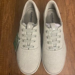 Grasshoppers Janey II women’s wool slip-on sneakers in Oatmeal size 5.5 wide